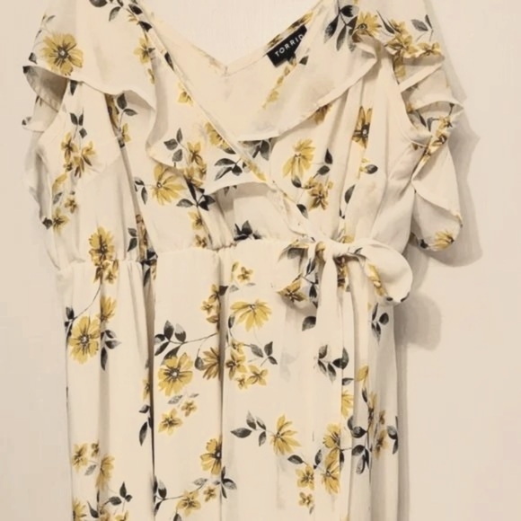 Torrid Size 1 Ivory with Yellow Floral Chiffon Wrap Dress - Picture 4 of 4
